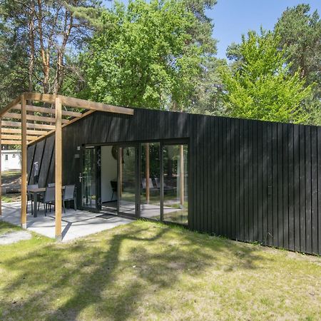 Modern Chalet With Wellness, In A Holiday Park At 12 Km From Eindhoven Mierlo Exteriér fotografie